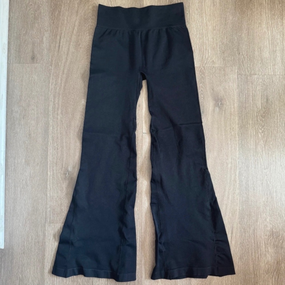 OQQ Yoga Pants Women XL Black High Waisted Ribbed Seamless Flare Leggings